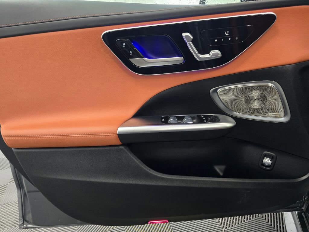 Used 2024 Mercedes-Benz C 300 4MATIC Sedan image 34