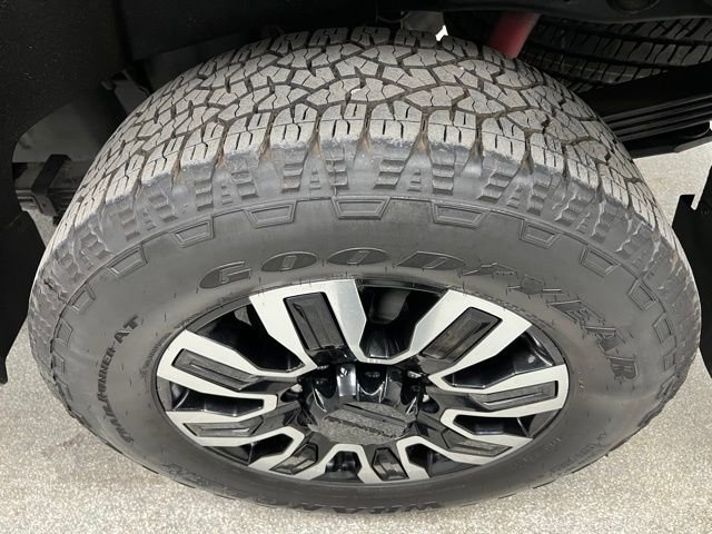 Used 2025 GMC Sierra 2500 Denali Ultimate AWD/4WD image 14