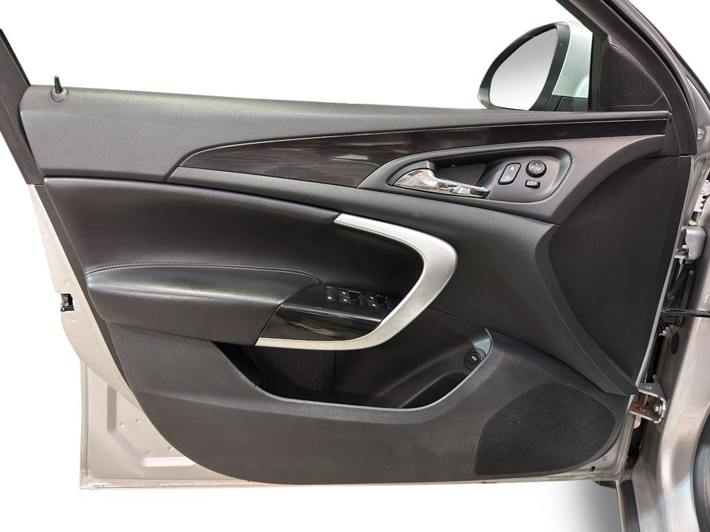 Used 2016 Buick Regal AWD image 14