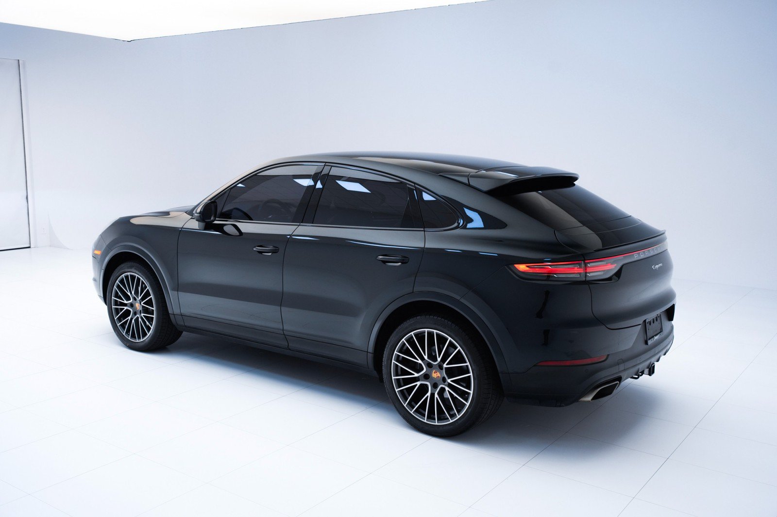 Certified 2020 Porsche Cayenne AWD/4WD image 3