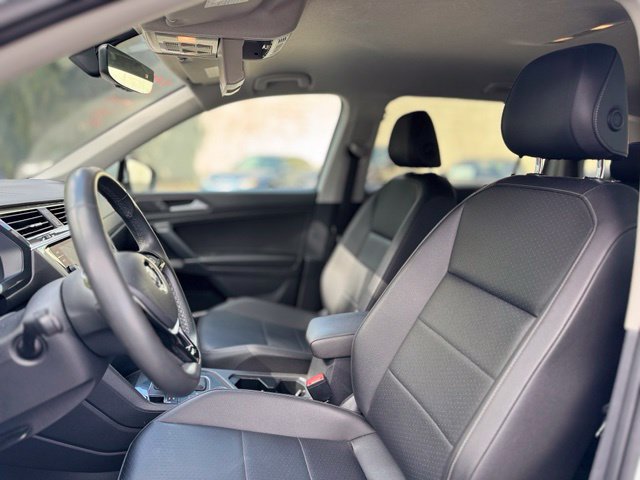 Used 2020 Volkswagen Tiguan SE AWD/4WD image 11