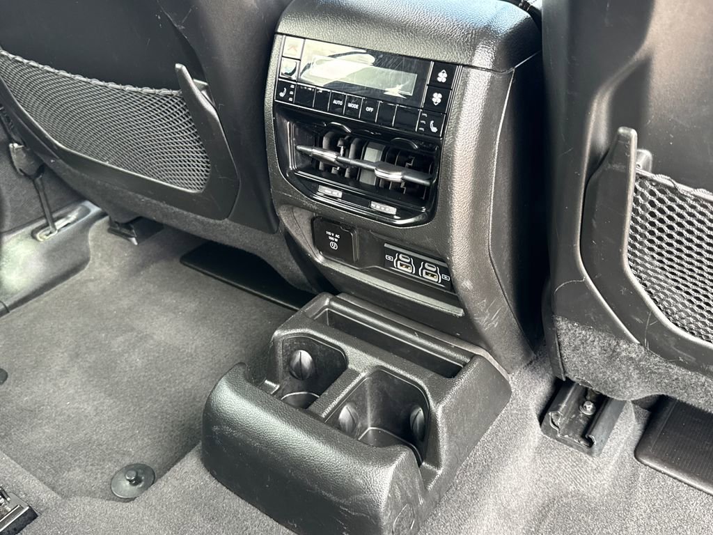 Used 2022 Jeep Grand Cherokee L Limited AWD/4WD image 19