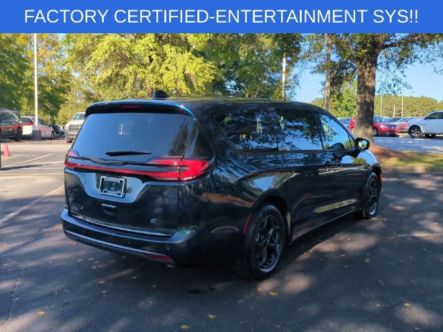 Certified 2023 Chrysler Pacifica Limited w/ Uconnect Theater Family Group FWD image 5