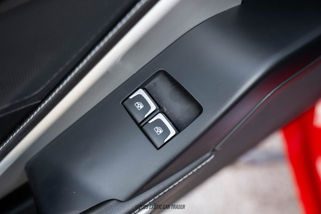 Used 2019 Chevrolet Corvette Stingray Coupe w/ Carbon Flash Badge Package image 41