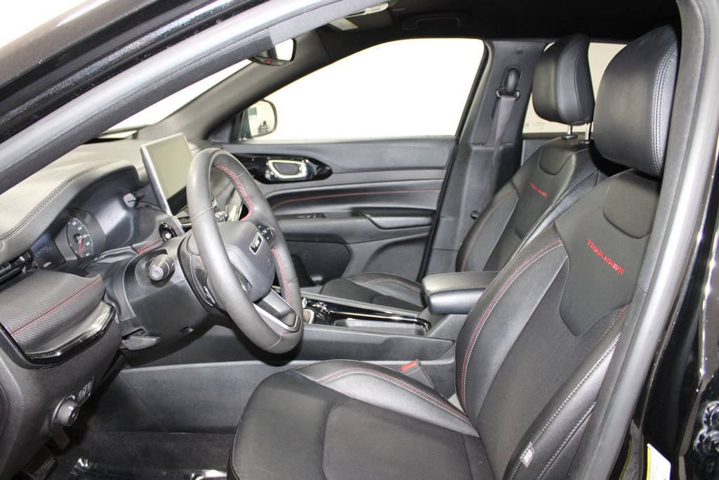 Used 2024 Jeep Compass Trailhawk AWD/4WD image 17