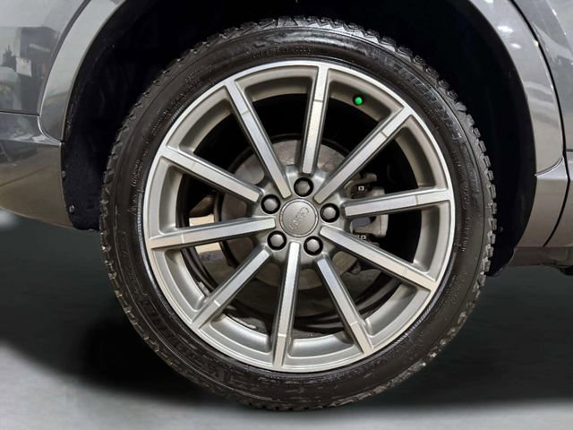 Used 2018 Audi Q3 2.0T Premium Plus w/ Premium Plus Package AWD/4WD image 39