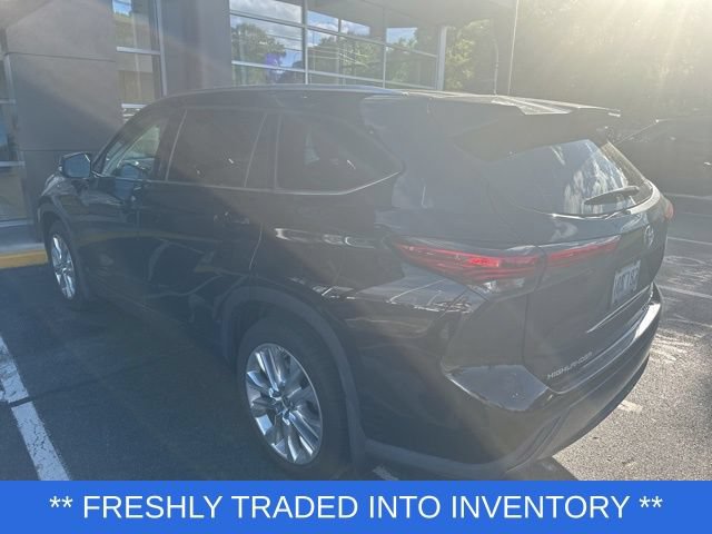 Used 2021 Toyota Highlander Limited AWD/4WD image 2