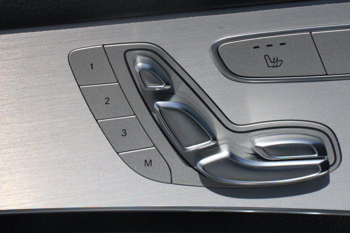 Used 2021 Mercedes-Benz GLC 300 4MATIC image 11