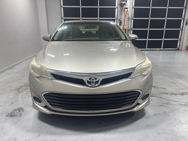 Used 2015 Toyota Avalon XLE FWD image 2
