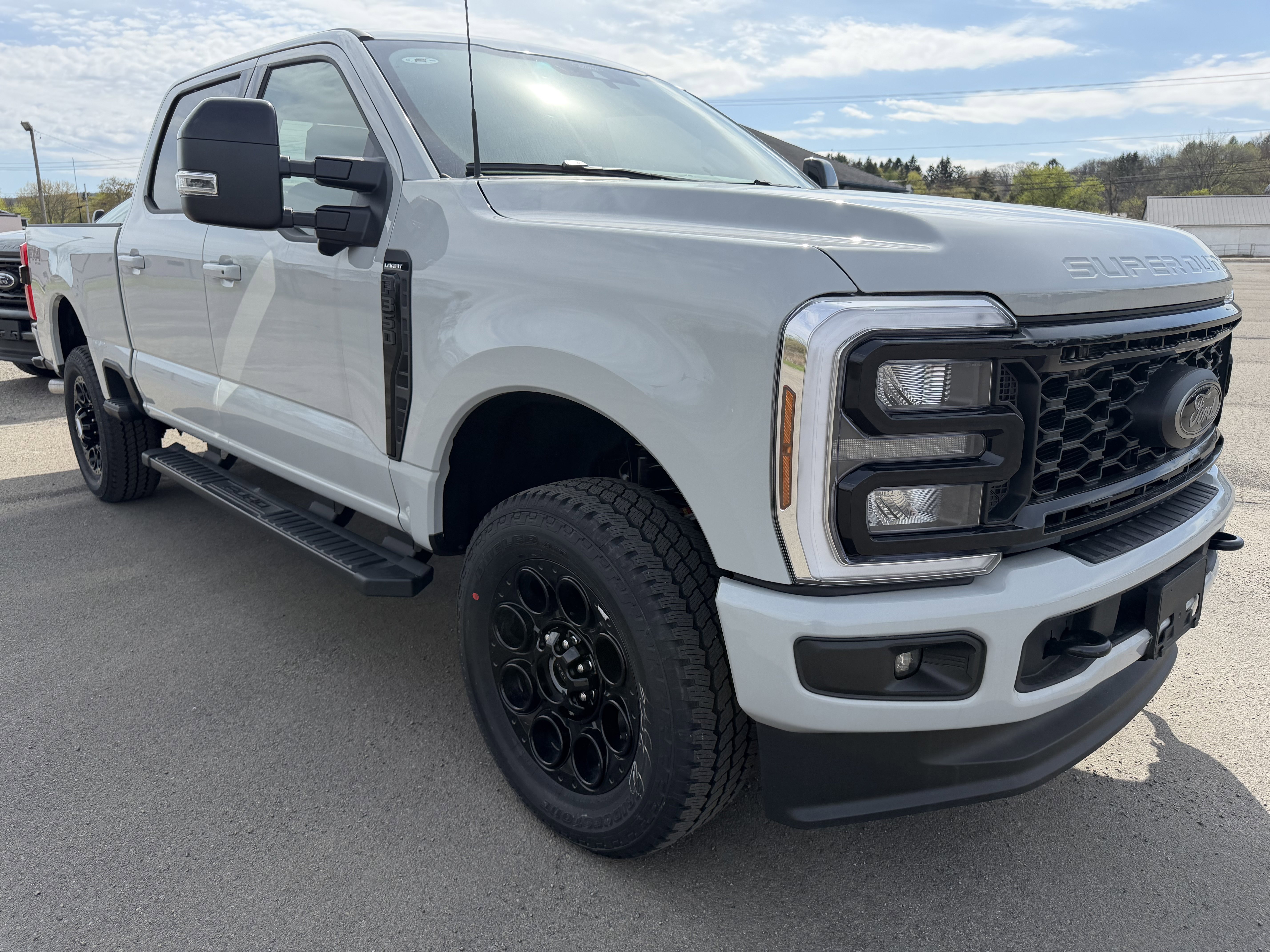 New 2026 Ford F350 Lariat w/ Black Appearance Package