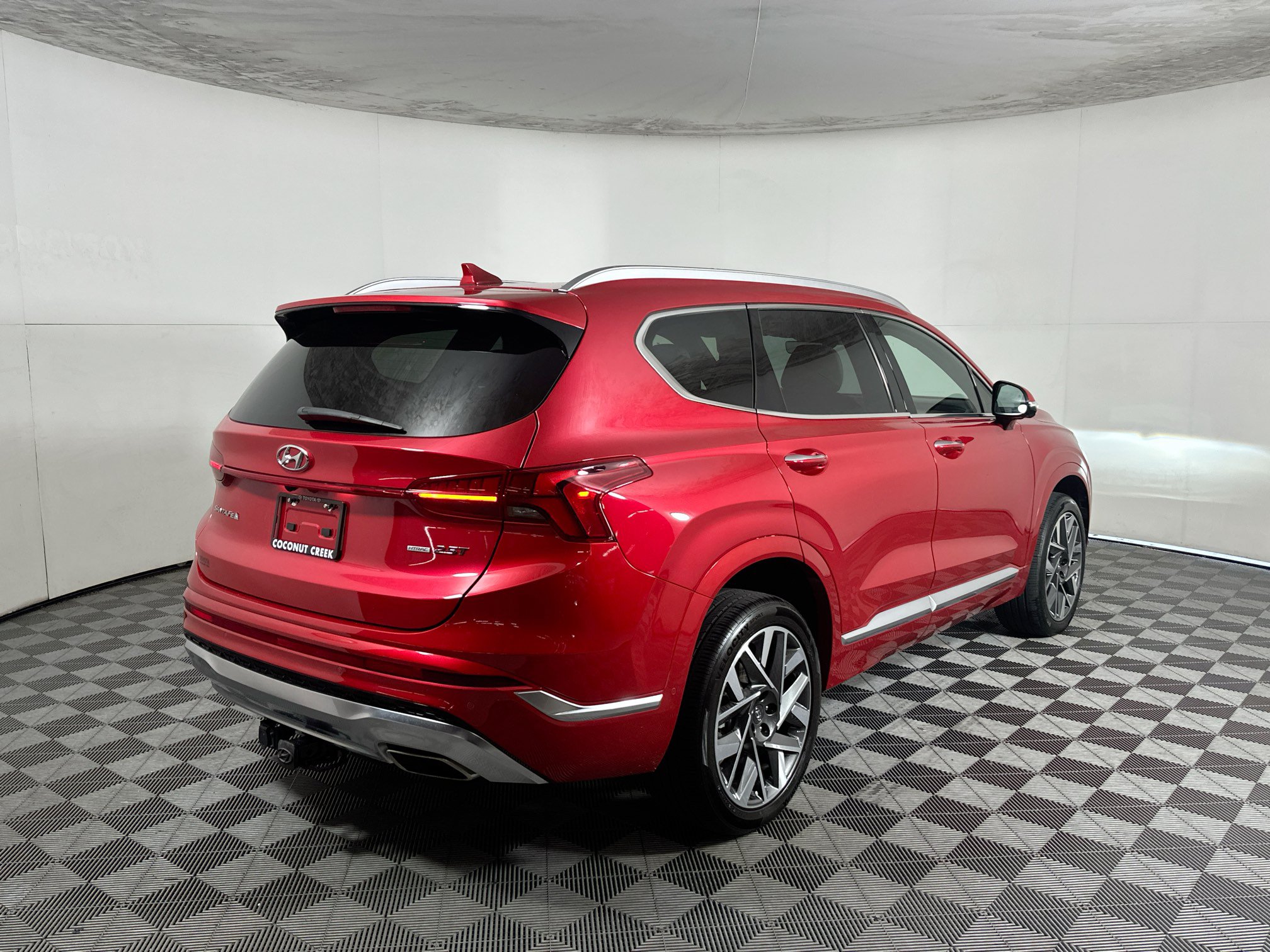 Used 2023 Hyundai Santa Fe Calligraphy AWD/4WD image 3