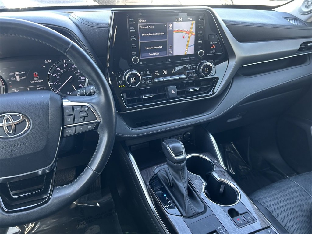 Used 2020 Toyota Highlander Limited image 20