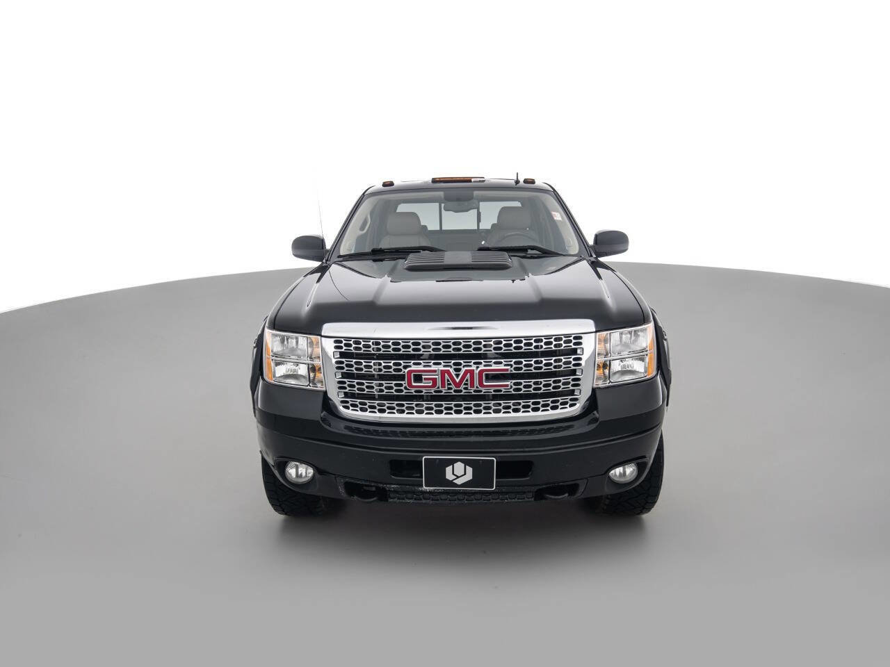Used 2013 GMC Sierra 2500 Denali w/ Suspension Package, Off-Road image 2