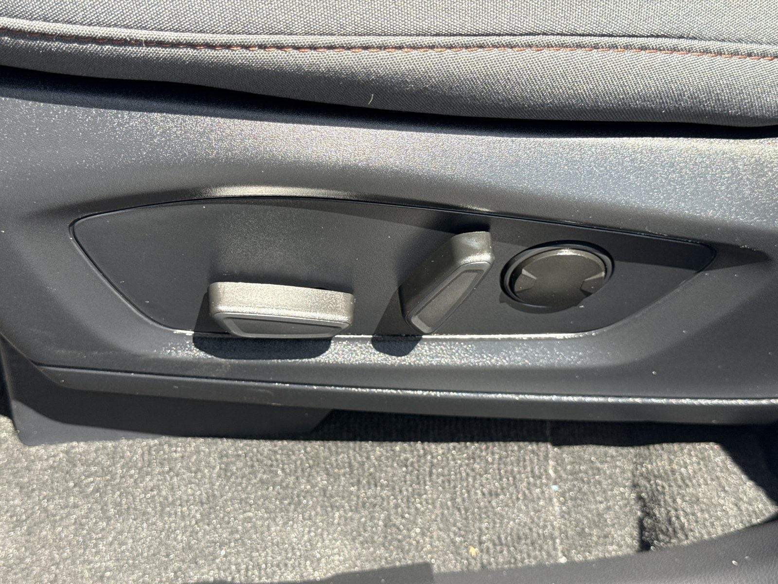 Certified 2025 Ford Explorer Active RWD image 22