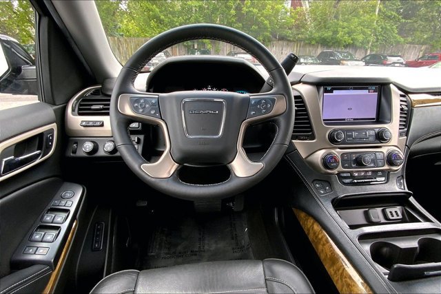 Used 2017 GMC Yukon XL Denali w/ Open Road Package AWD/4WD image 4