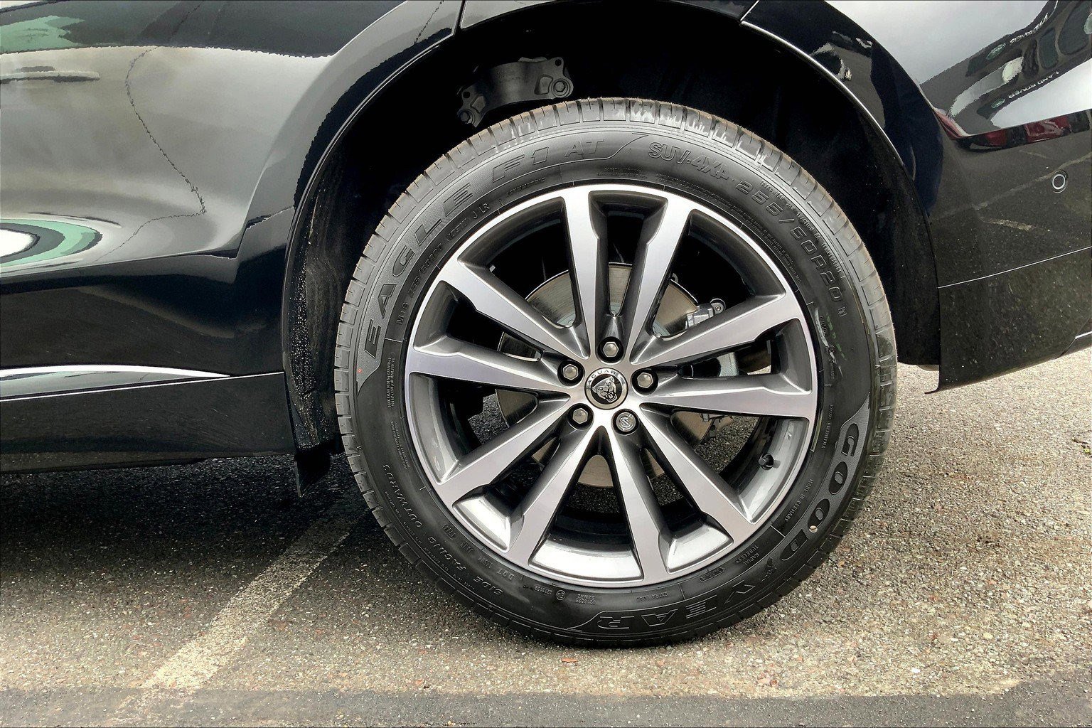 New 2025 Jaguar F-PACE R-Dynamic S image 13