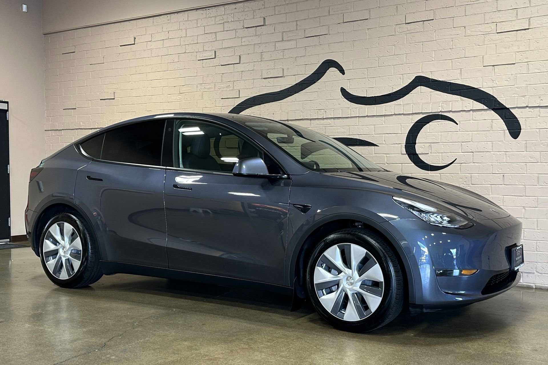Used 2021 Tesla Model Y Long Range image 2