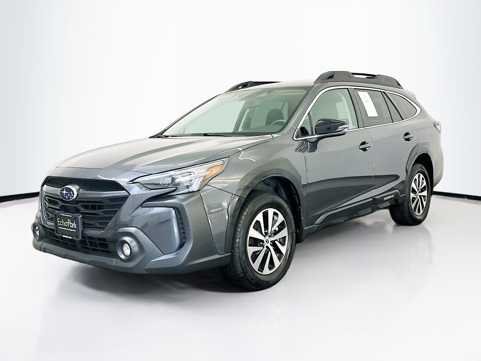 Used 2024 Subaru Outback Premium AWD/4WD image 3