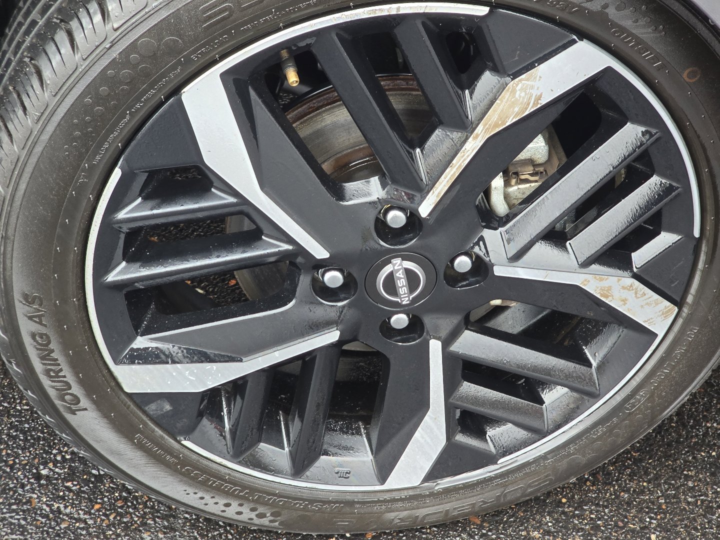 Used 2024 Nissan Versa SR image 14