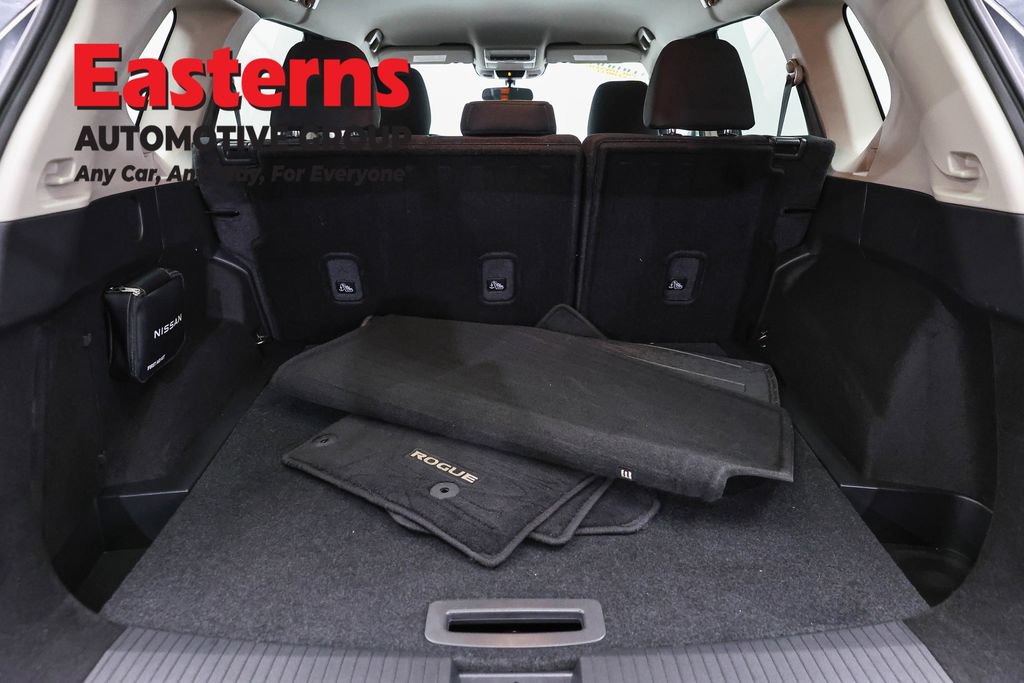 Used 2023 Nissan Rogue S AWD/4WD image 9