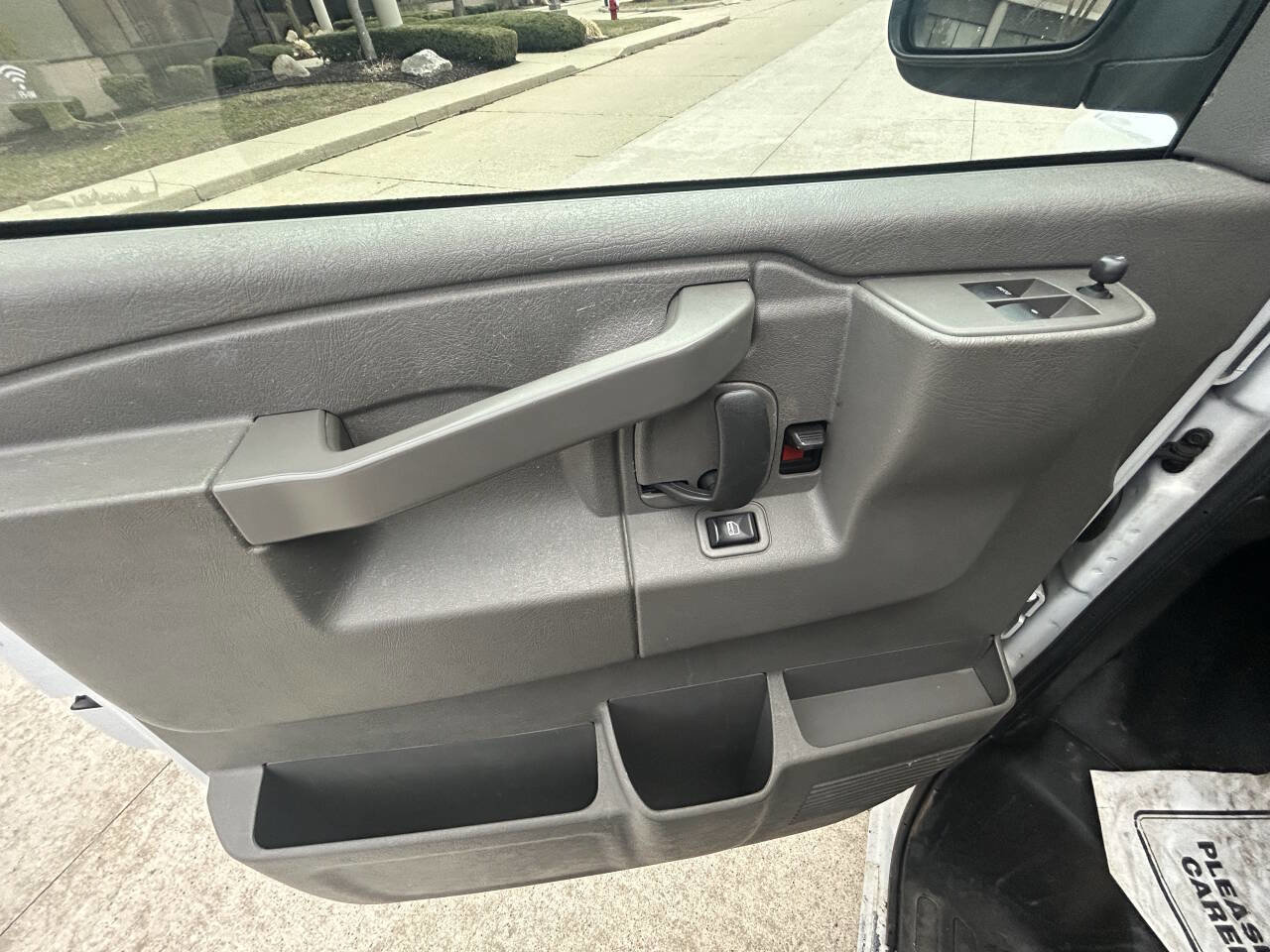 Used 2022 Chevrolet Express 2500 image 9