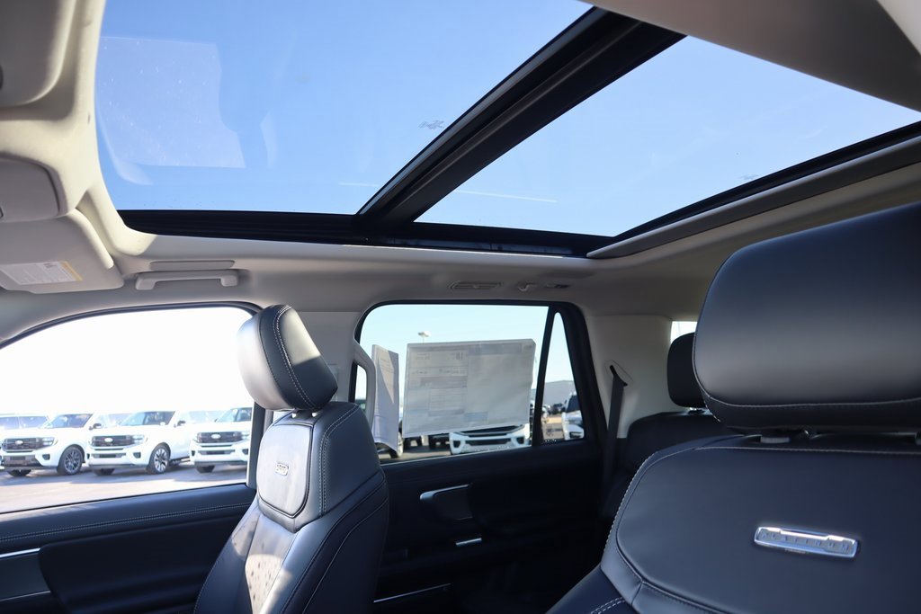 New 2025 Ford Expedition Platinum w/ Driver's Package image 17