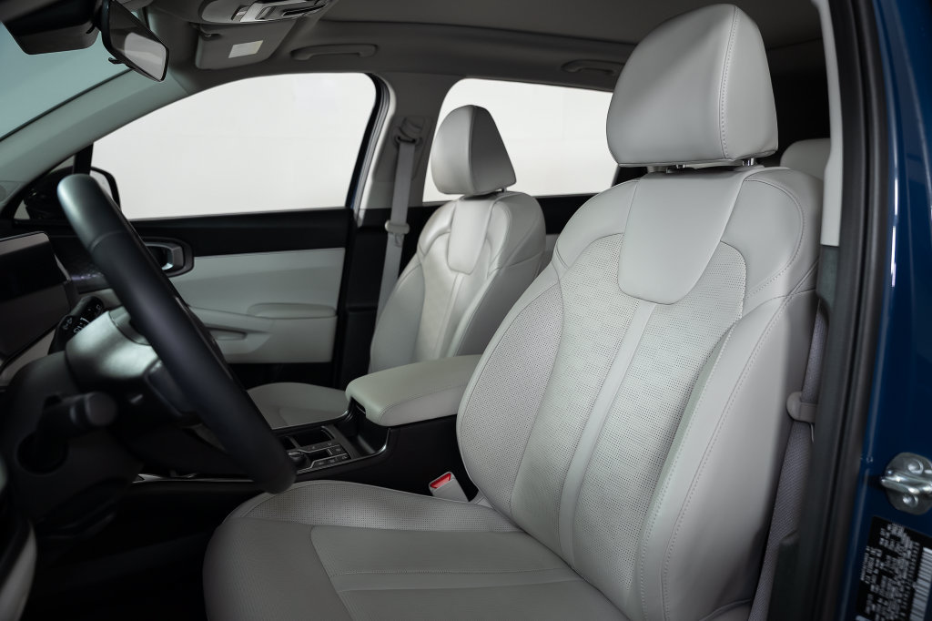Used 2025 Kia Sorento S w/ Panoramic Sunroof Package FWD image 22