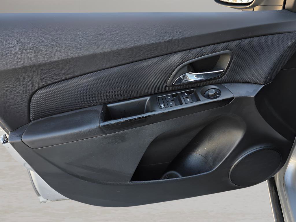 Used 2013 Chevrolet Cruze LT image 16