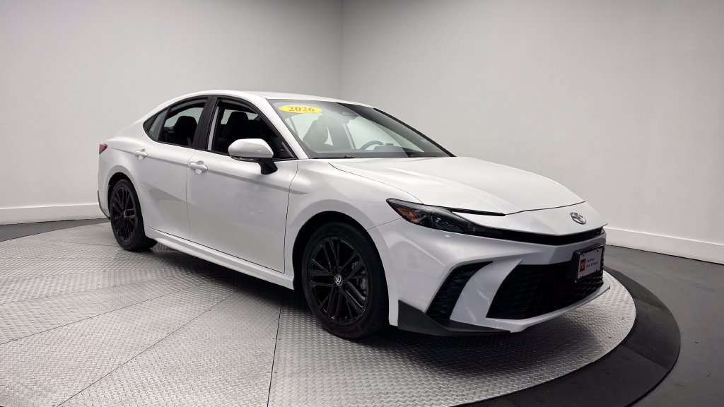 Used 2026 Toyota Camry SE FWD image 40