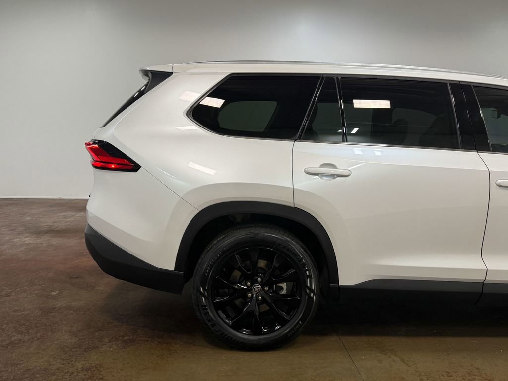 Used 2024 Toyota Grand Highlander AWD image 33