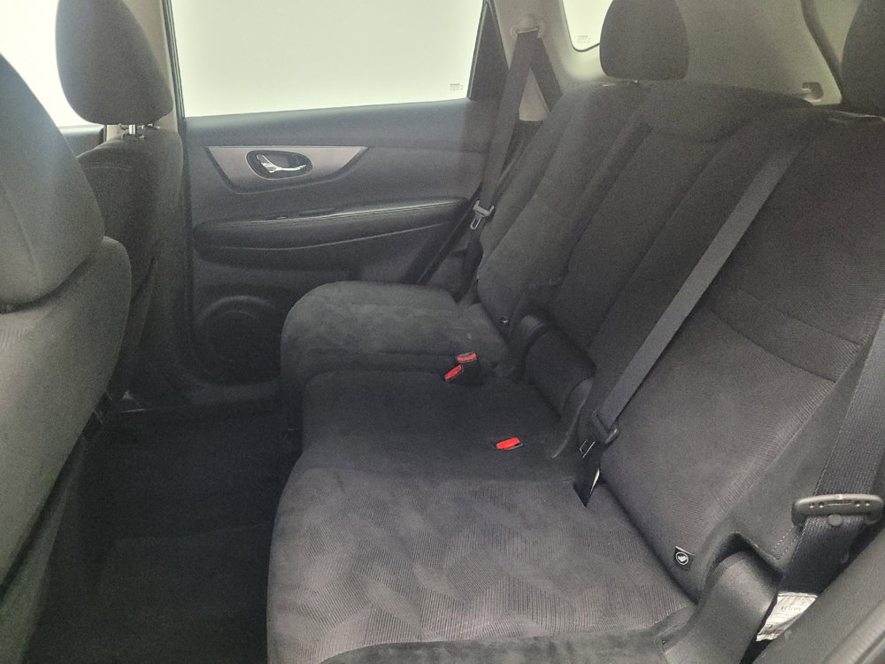 Used 2015 Nissan Rogue SV FWD image 18