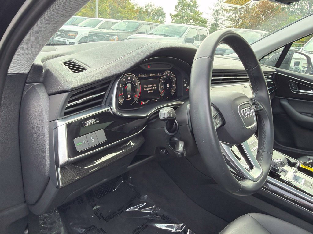 Used 2023 Audi Q7 3.0T Premium AWD/4WD image 21