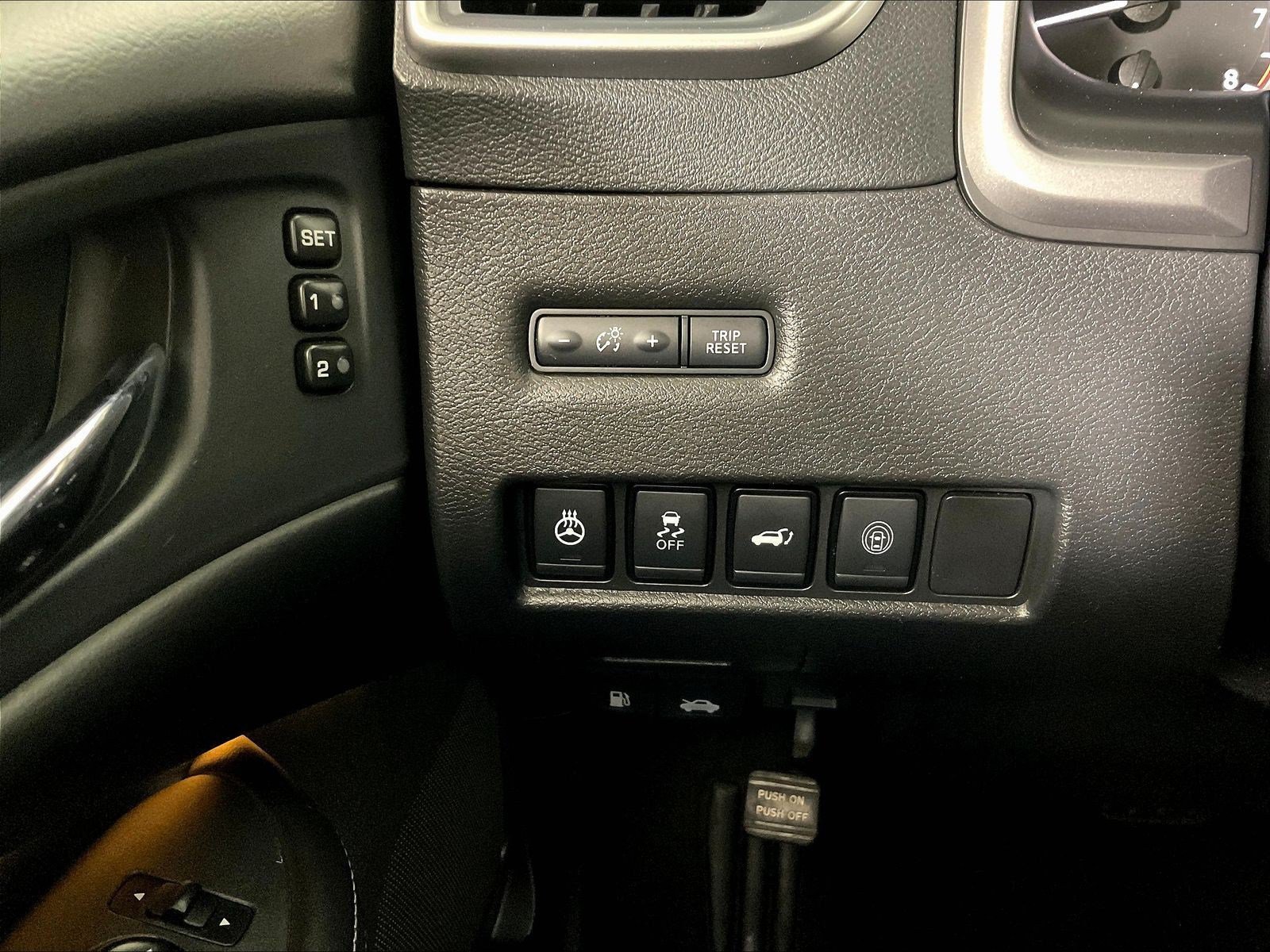 Used 2020 Nissan Murano SL w/ Moonroof Package AWD/4WD image 15