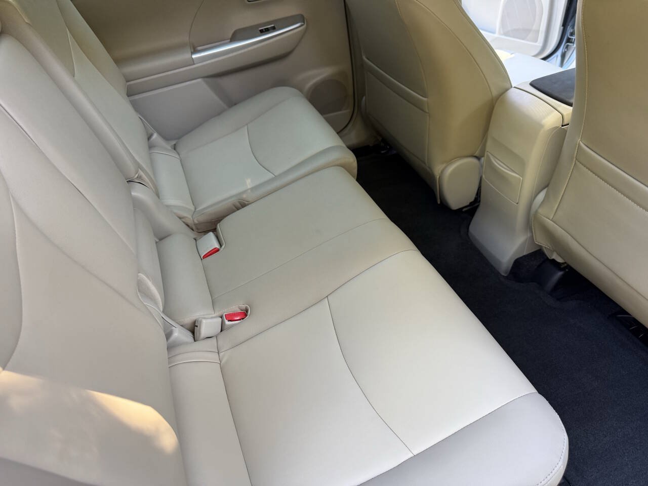 Used 2012 Toyota Prius V Five FWD image 25