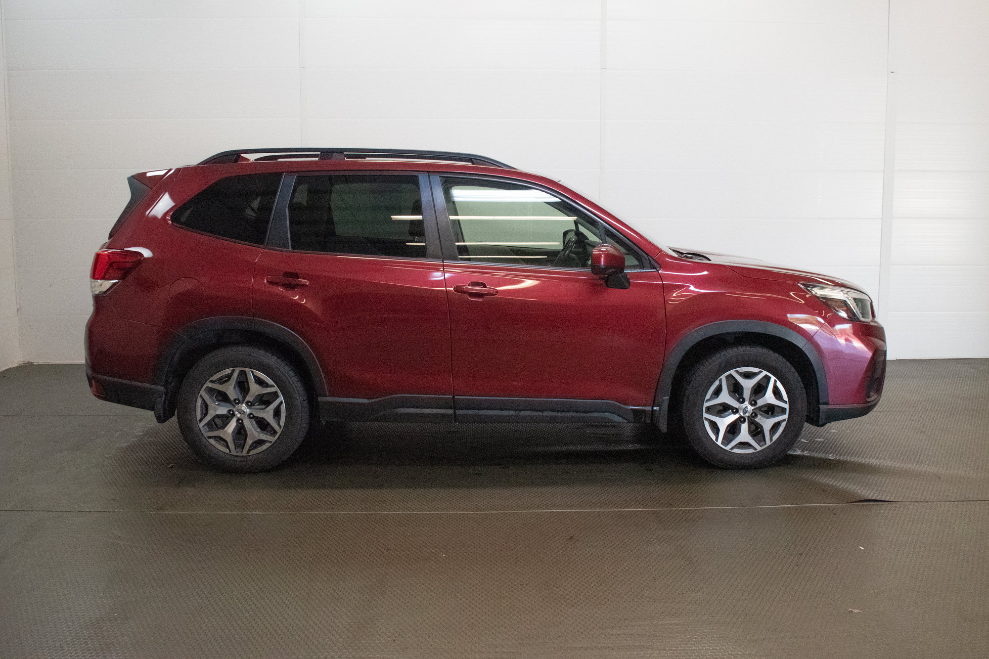 Used 2020 Subaru Forester Premium AWD/4WD image 3