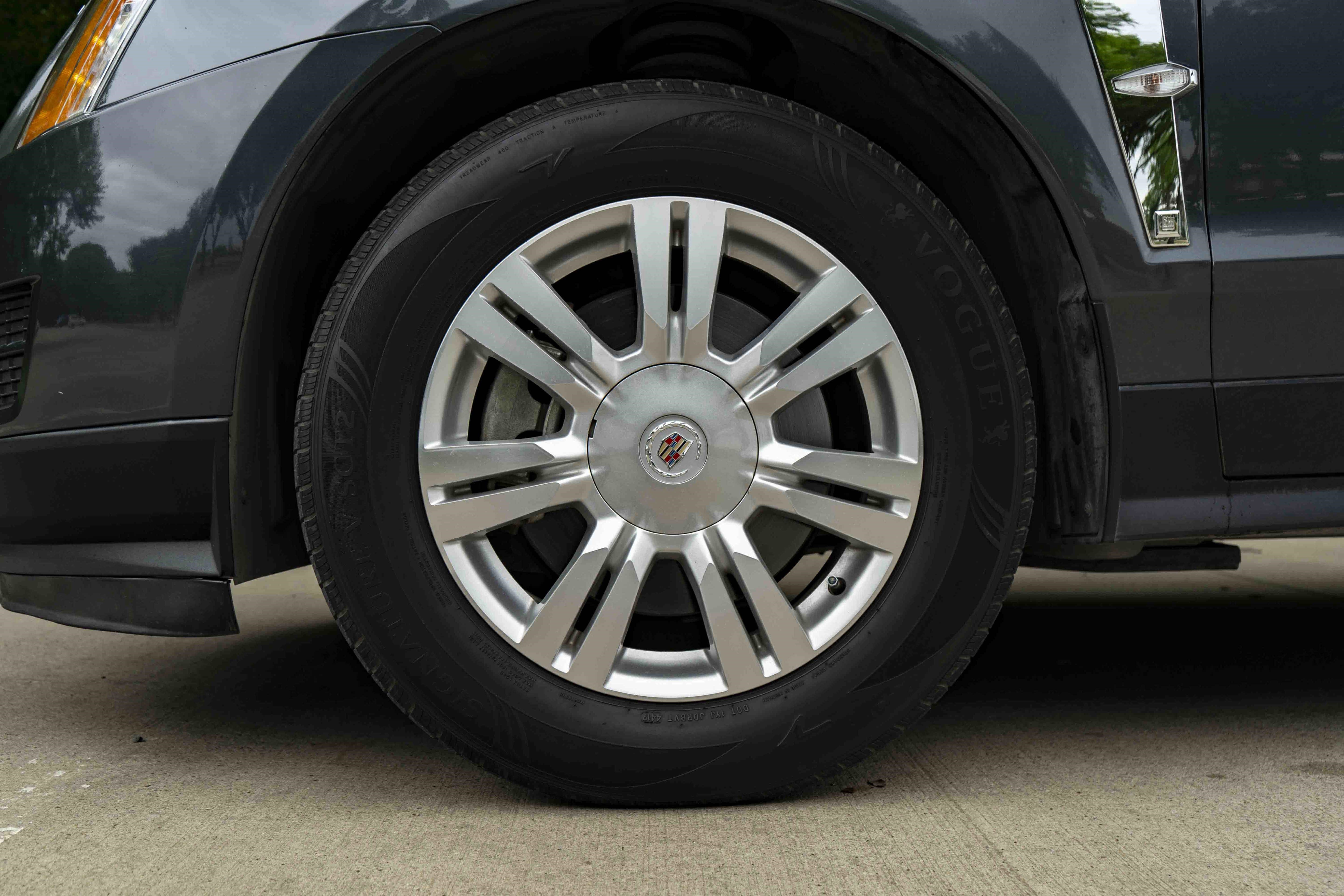 Used 2012 Cadillac SRX Luxury FWD image 14
