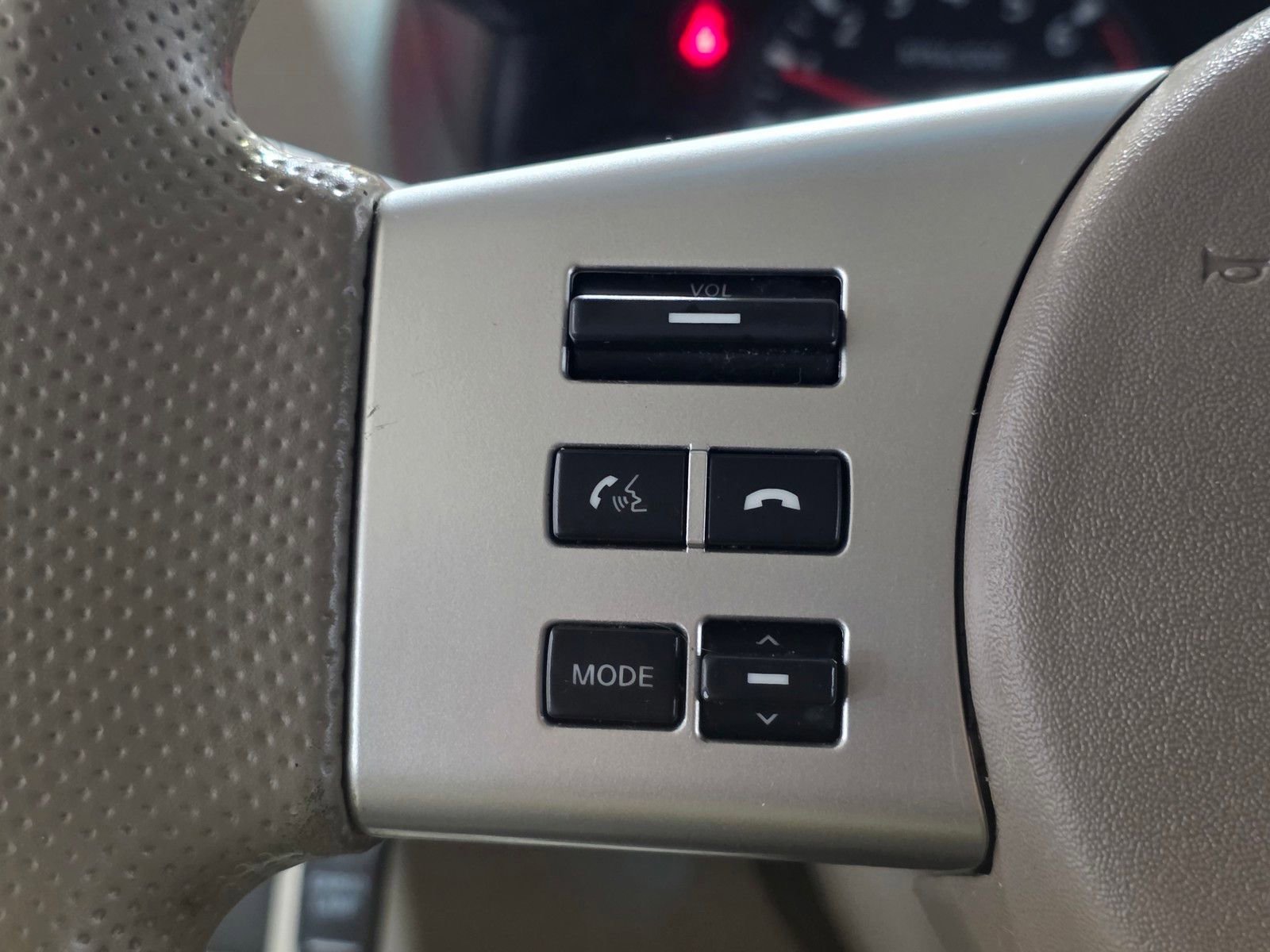 Used 2015 Nissan Frontier SV RWD image 29