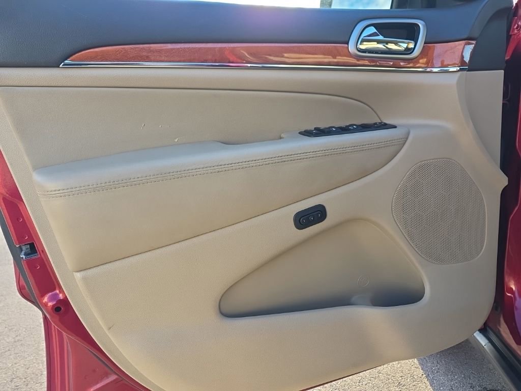 Used 2012 Jeep Grand Cherokee Overland image 14