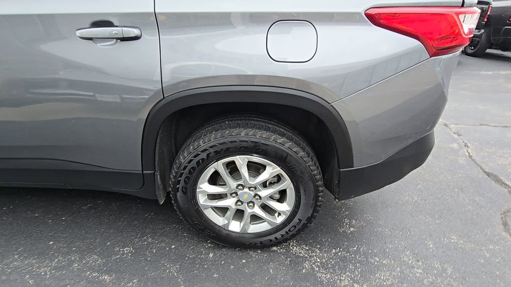 Used 2020 Chevrolet Traverse LT w/ Driver Confidence II Package image 12