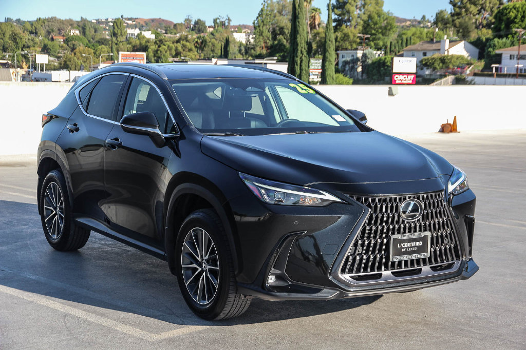Certified 2025 Lexus NX 250 FWD w/ Premium Package image 3