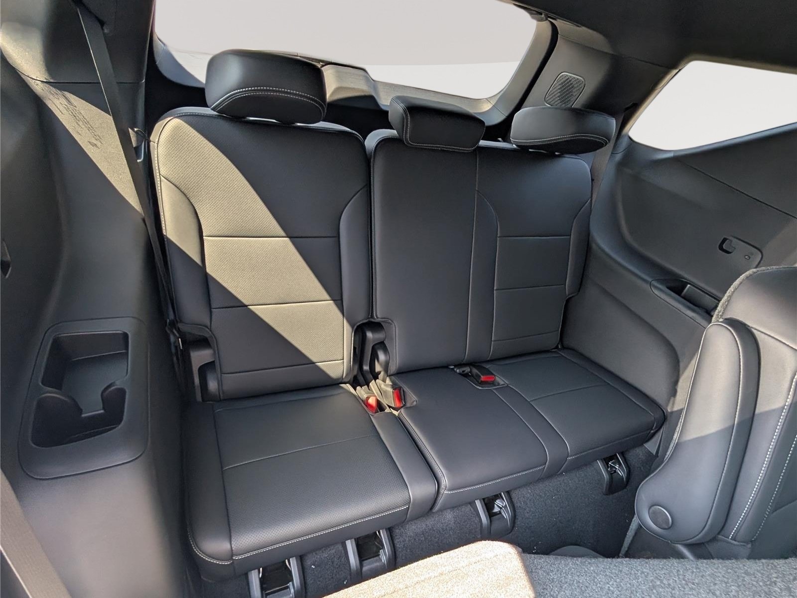 New 2027 Chevrolet Traverse LT w/ Driver Confidence Package FWD image 9