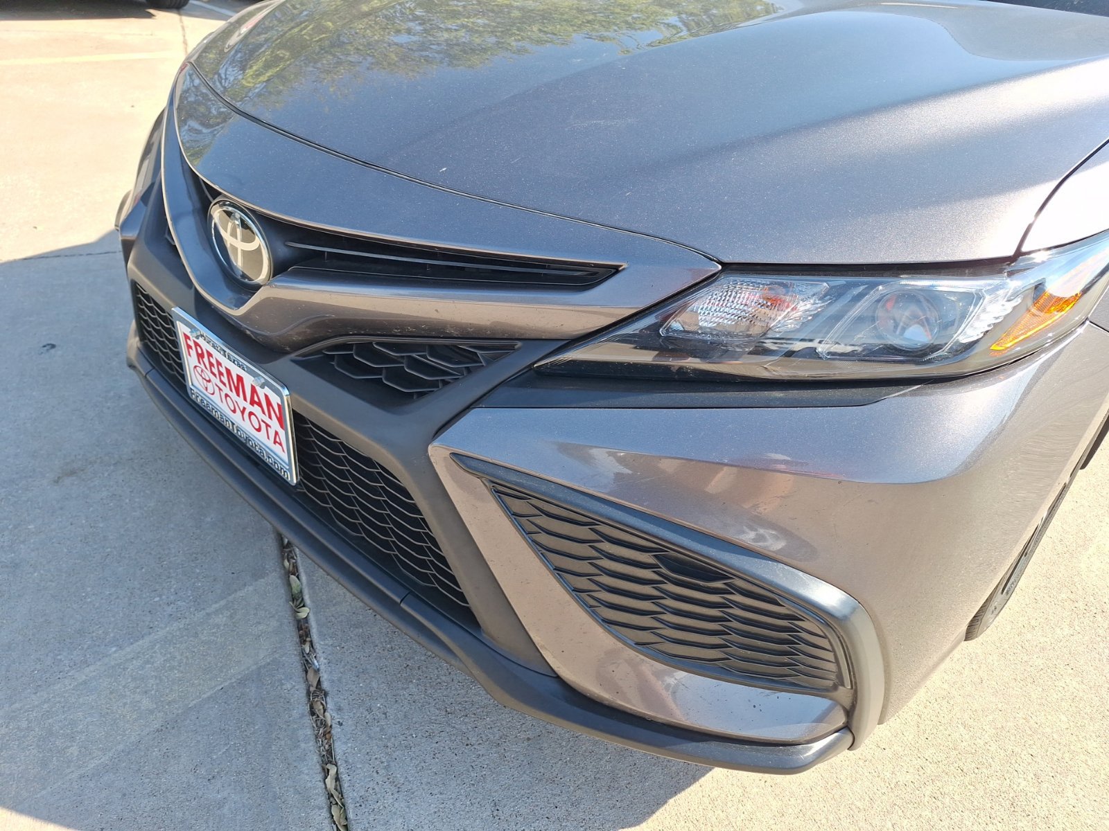 Used 2021 Toyota Camry SE FWD image 10