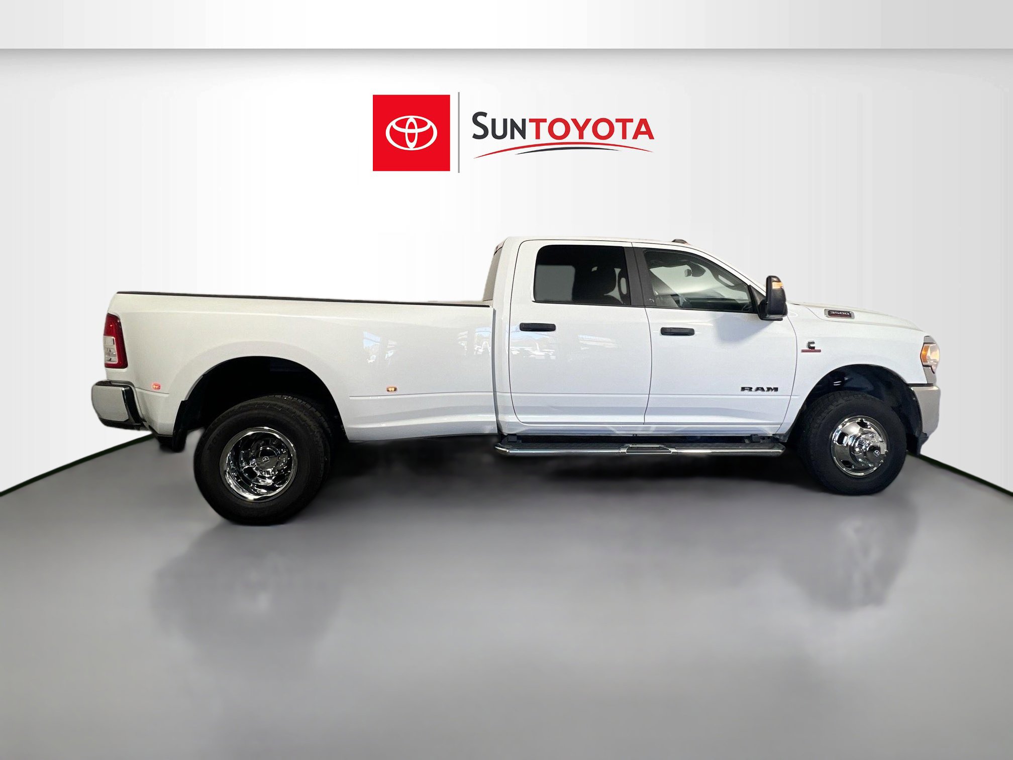 Used 2024 RAM 3500 Big Horn image 2