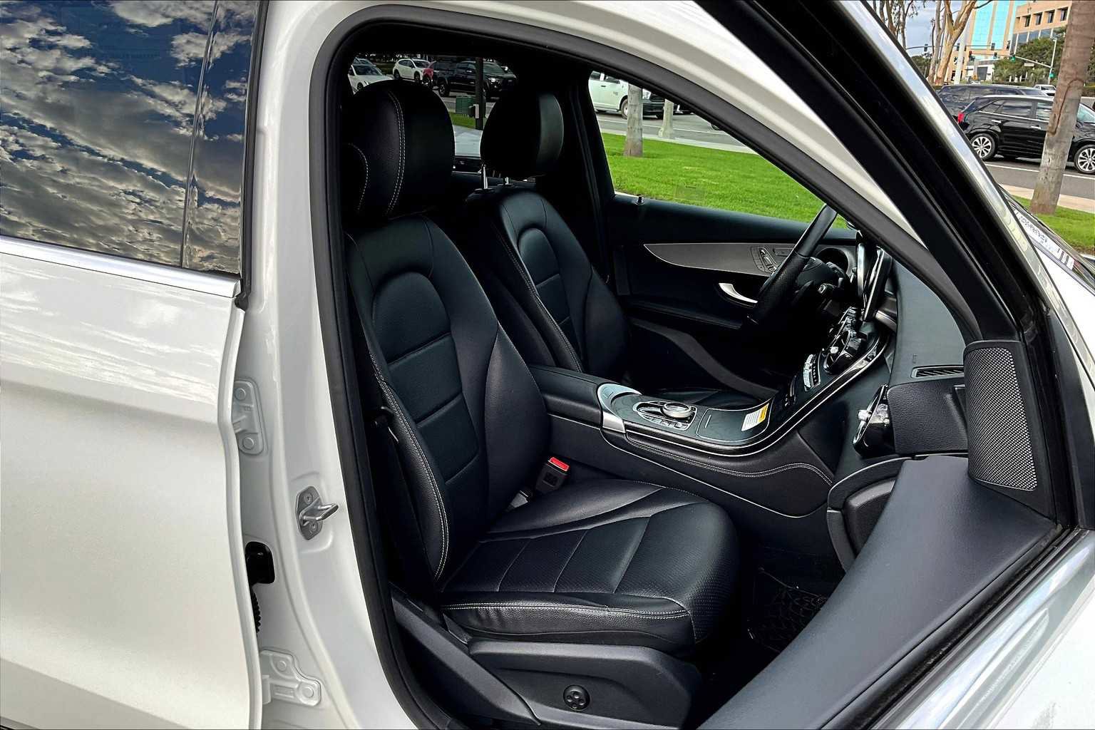 Used 2019 Mercedes-Benz GLC 300 4MATIC image 8