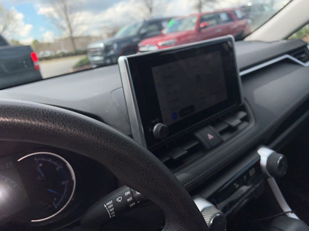 Used 2023 Toyota RAV4 LE image 18