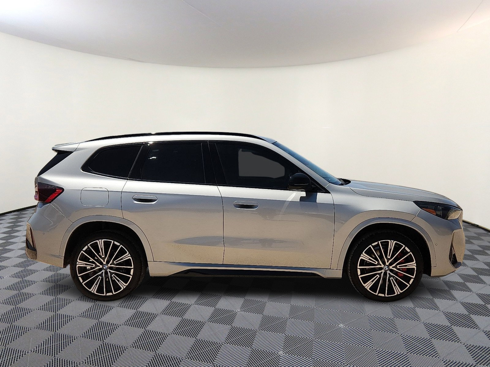 Used 2024 BMW X1 xDrive28i w/ M Sport Package AWD/4WD image 5