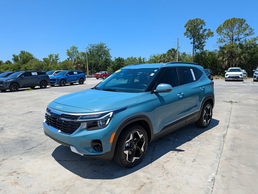 Certified 2025 Kia Seltos EX FWD image 4