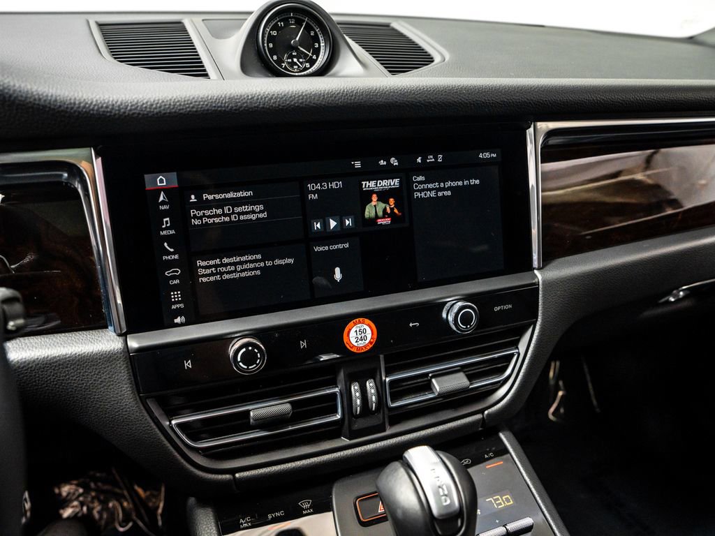 Used 2025 Porsche Macan image 17