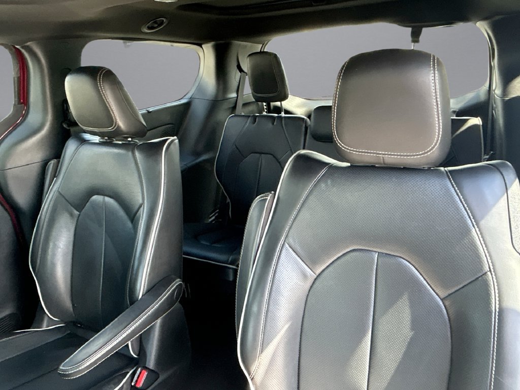 Used 2020 Chrysler Pacifica Limited FWD image 19