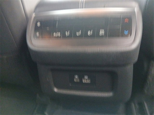 Used 2022 Nissan Pathfinder S image 17